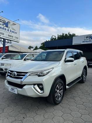 TOYOTA HILUX SW4 2.8 SRX 4X4 16V TURBO INTERCOOLER DIESEL 4P AUTOMÁTICO TOYOTA HILUX SW4 2.8 SRX 4X4 16V TURBO INTERCOOLER DIESEL 4P AUTOMÁTICO